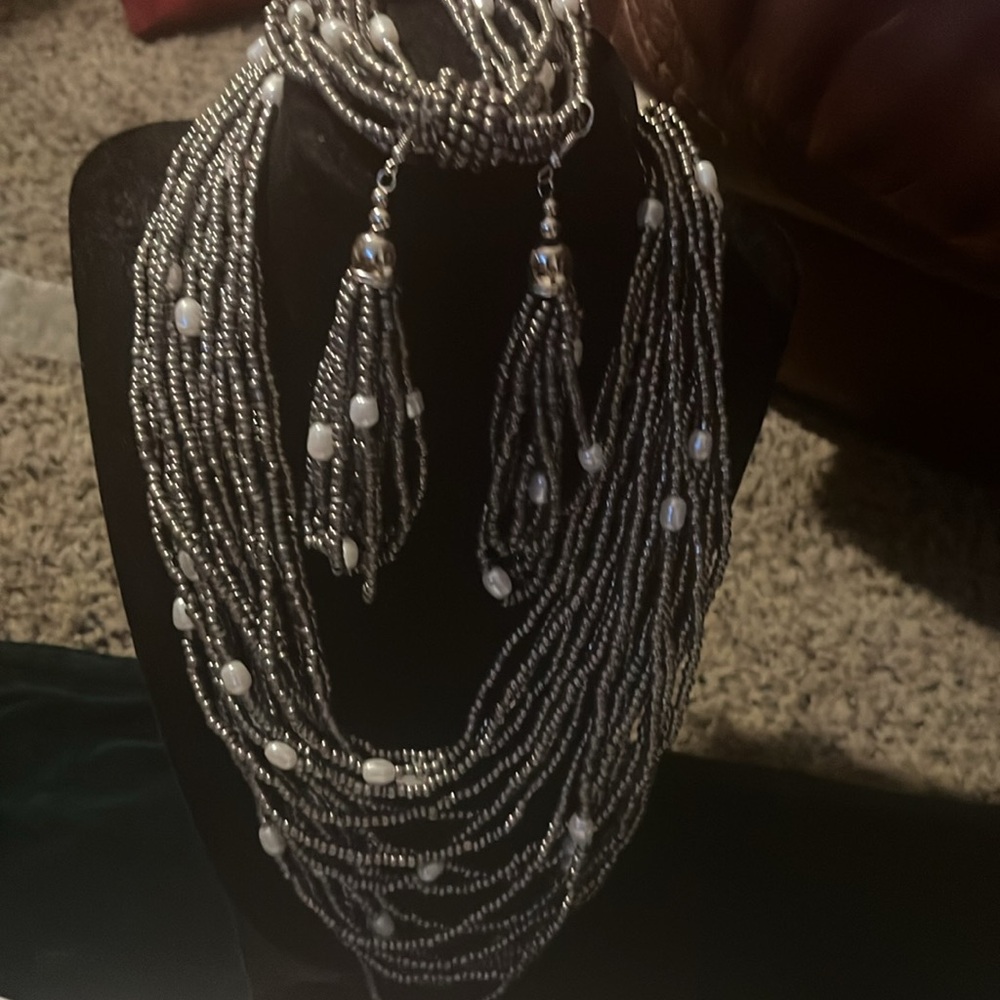 Nwt dark silver n pearled necklace stretch bracelet
